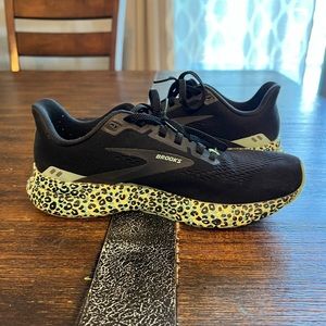 Brooks Tennis shoes, black with blue/green cheetah print